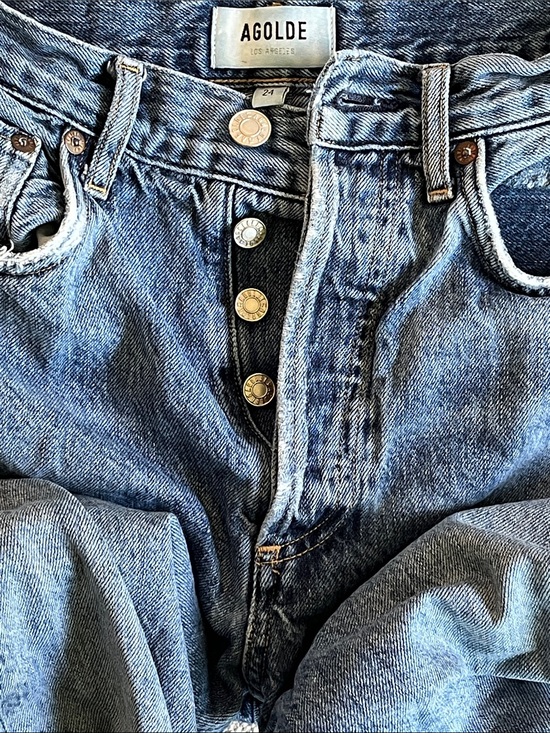 Agolde Denim - Agolde Jeans. Agolde Riley Distressed Crop Light Blue Denim Button Closure.